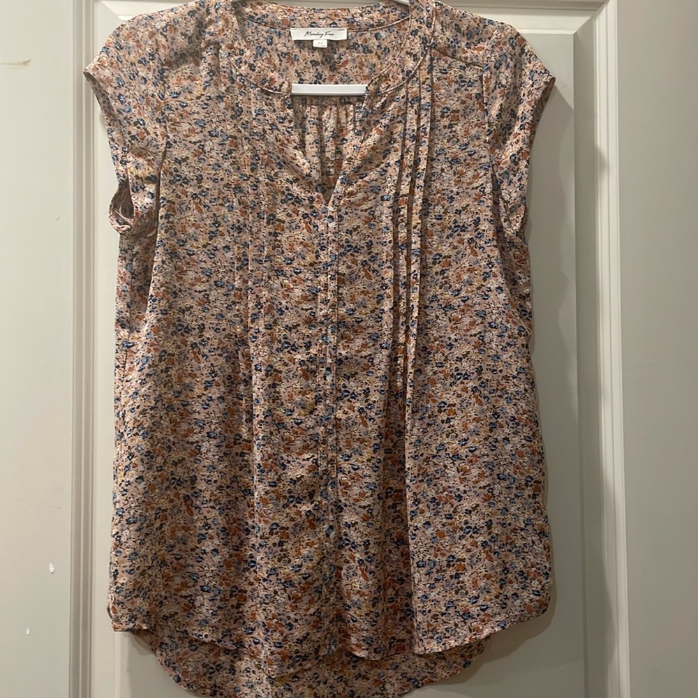Monday fun extra small floral top